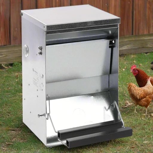 Automatic Treadle Chicken Feeder 'Timo' 6 kg - Little and Giant Explorers FLAMINGO