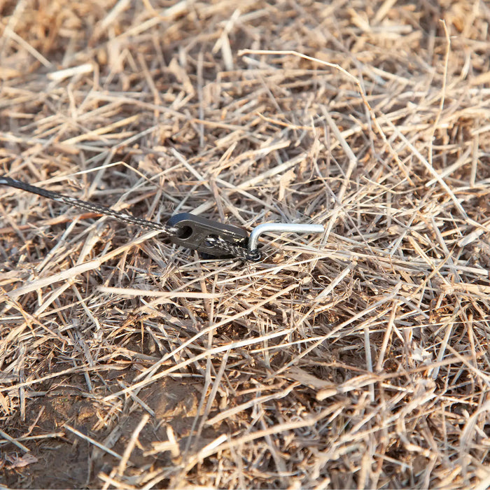 Camping Windbreak 5.4m – Grey and White | Steel Pole Wind Wall with Carry Bag OUTSUNNY - Little and Giant Explorers Outsunny