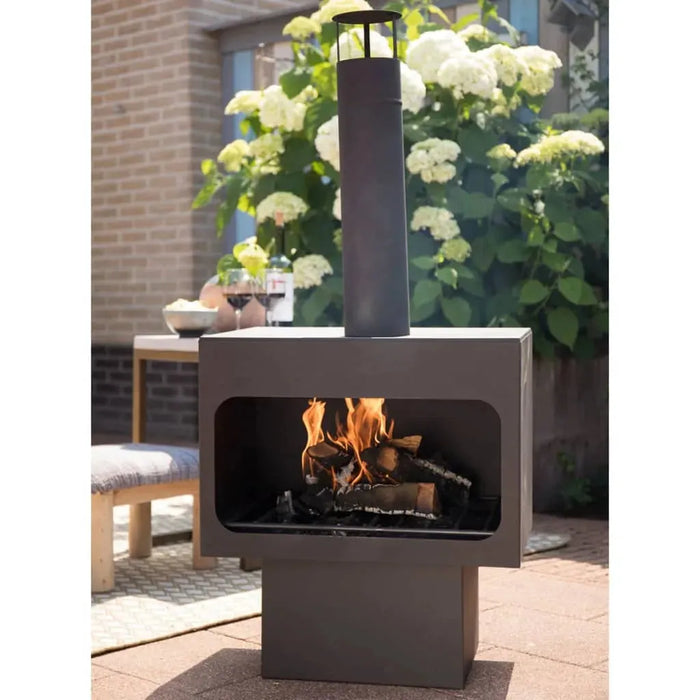 Fireplace 'Jersey XL' in Black - Little and Giant Explorers RedFire